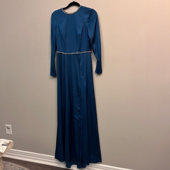 IEENA Mac Duggal Long Sleeve Jewel Trimmed Charmeuse Gown Blue - Picture 2 of 3